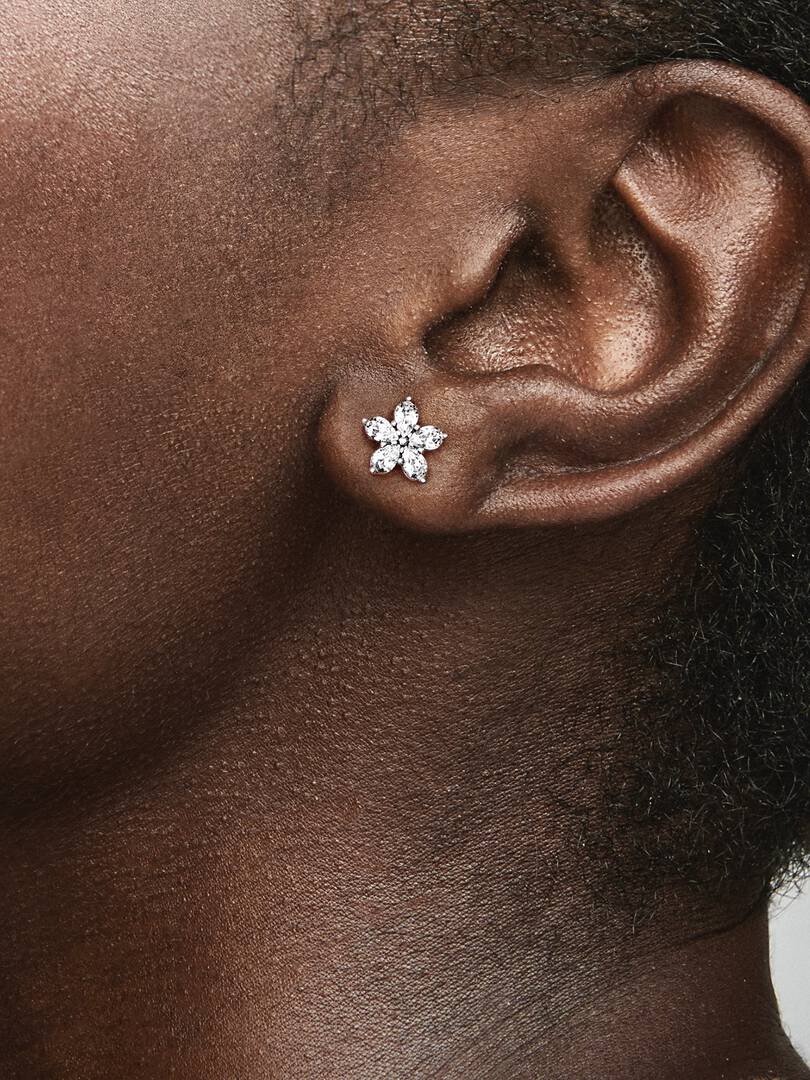 FINAL SALE - Sparkling Snowflake Stud Earrings Sterling silver