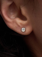Pandora Era Bezel Sterling Silver Lab-grown Diamond Earrings 0.30 ct TW, Sterling silver