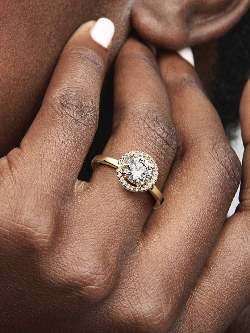 Sparkling Round Halo Ring 14k gold plating