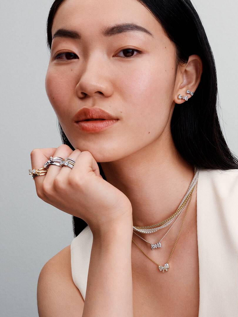 Sparkling Bow Necklace 14k gold plating