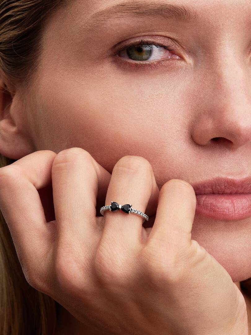 Sparkling Black Bow Ring Sterling silver