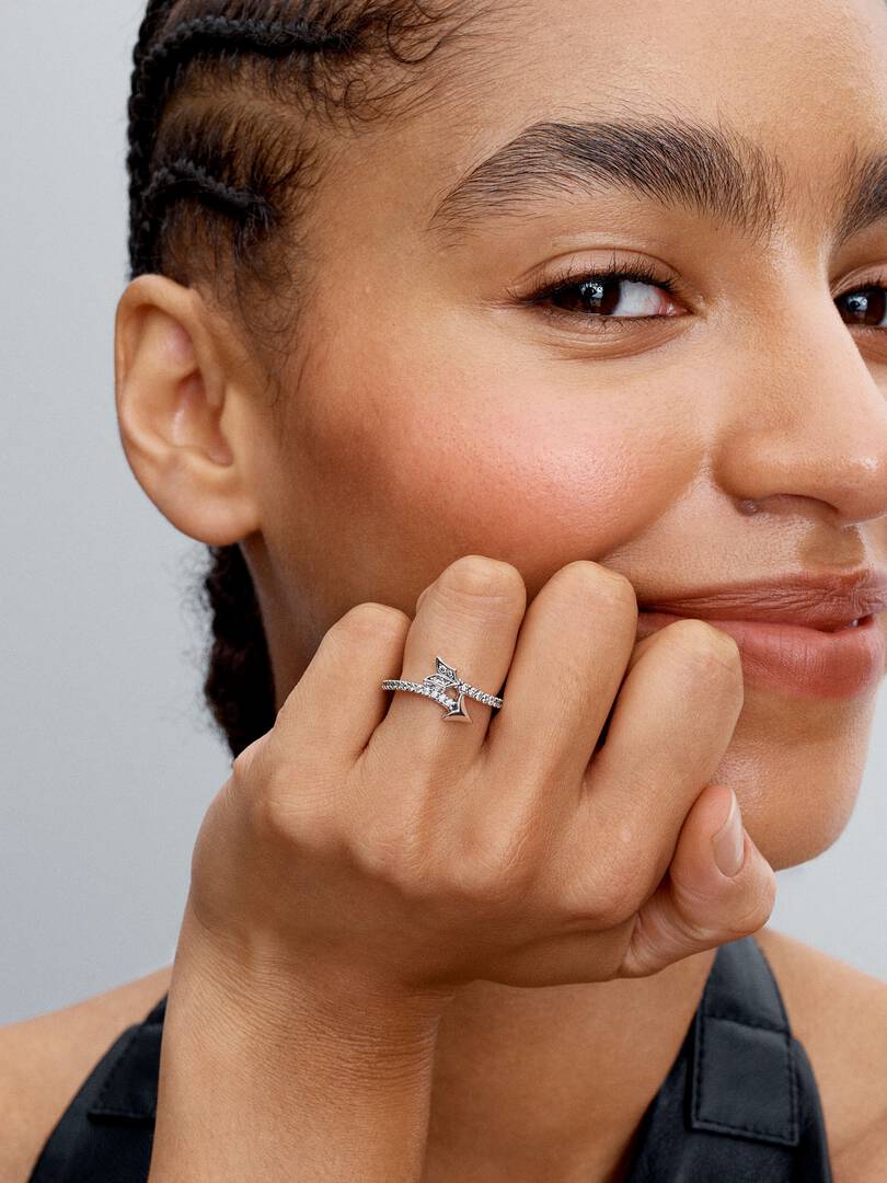 Sparkling Arrow Ring Sterling silver