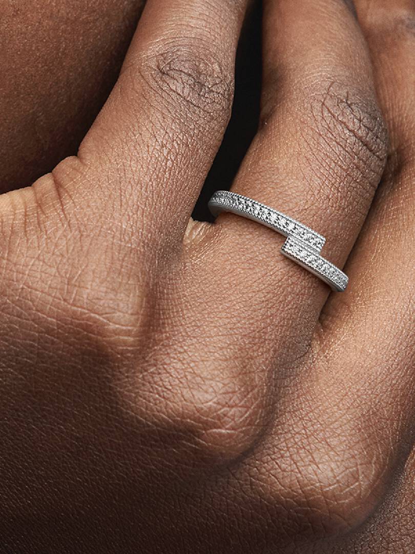 Sparkling Overlapping Ring Sterling silver