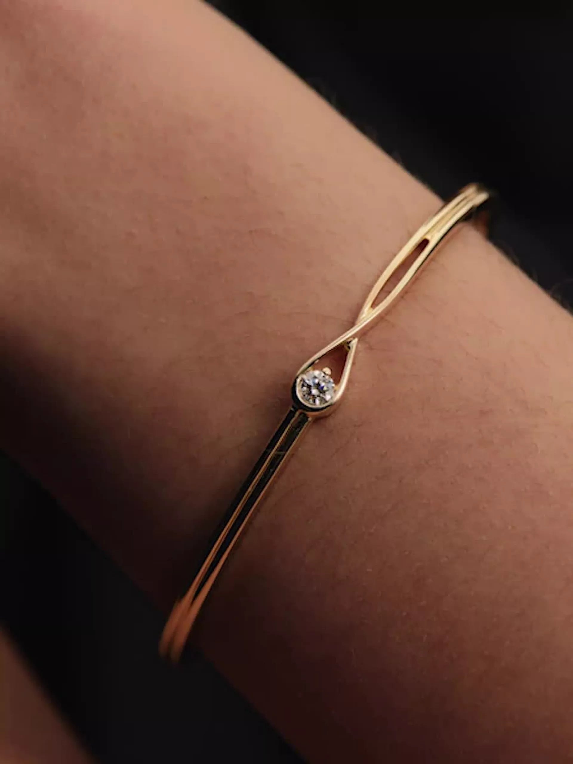Pandora Infinite 14k Gold Lab-grown Diamond Bangle 0.25 ct TW, 14k gold