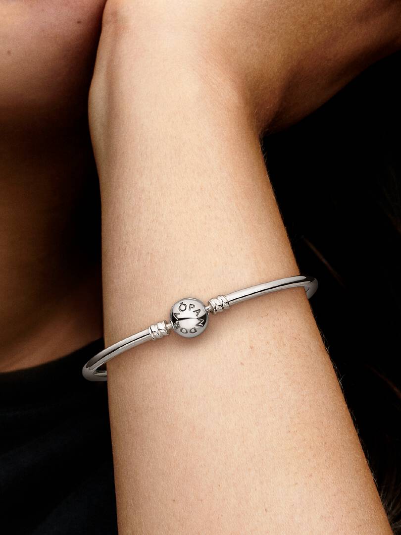 Moments Bangle Sterling silver