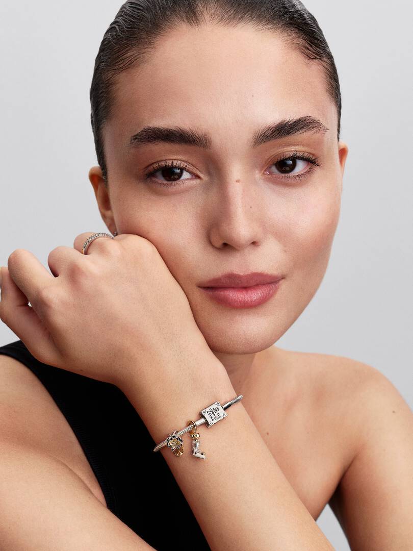 Disney Princess Storybook Lab-grown Diamond Snake Chain Bracelet 0.012 ct TW, Sterling silver, 14k gold plating