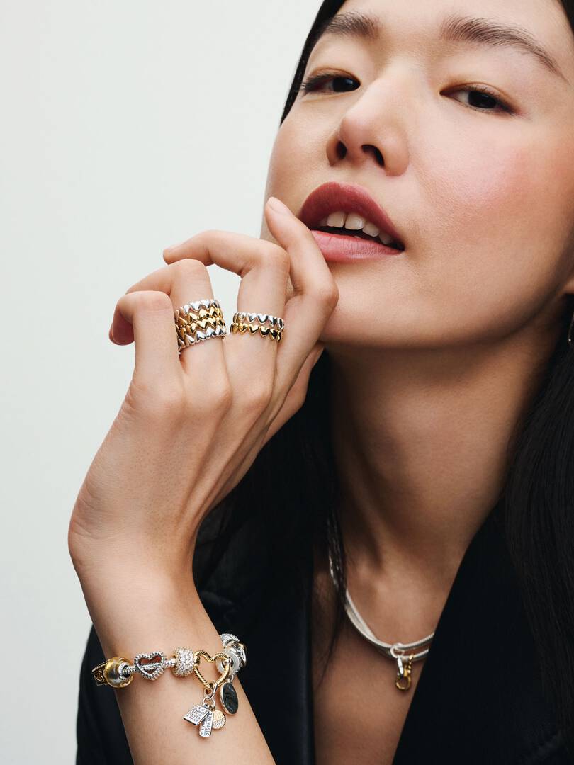 Pandora Moments Heart Closure Snake Chain Bracelet Sterling silver, 14k gold plating