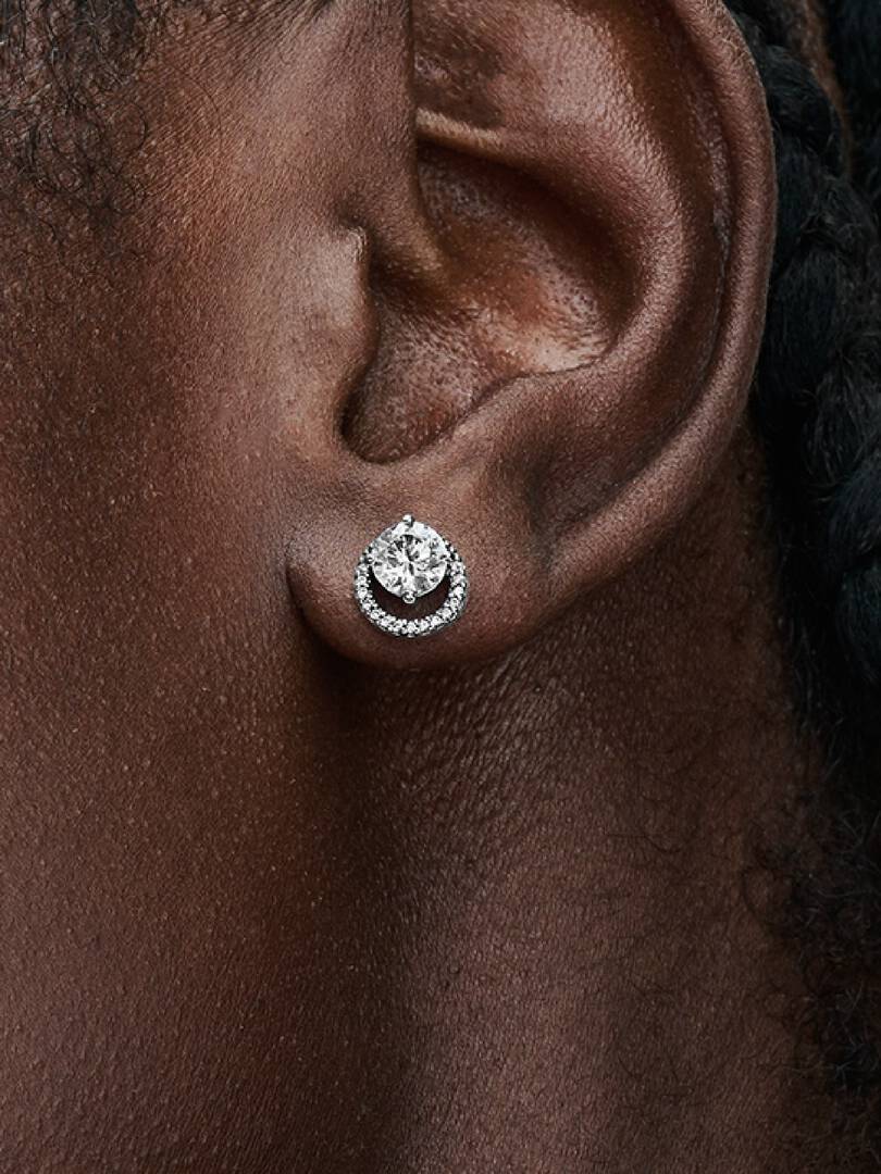 Sparkling Round Halo Stud Earrings Sterling silver