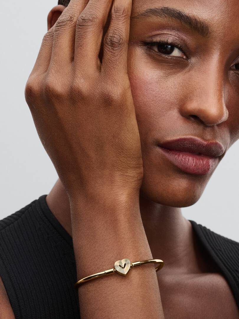 FINAL SALE - Radiating Heart Clasp Bangle 14k gold plating