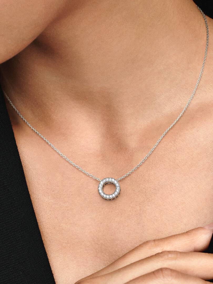 Pandora Logo Pavé Circle Collier Necklace Sterling silver