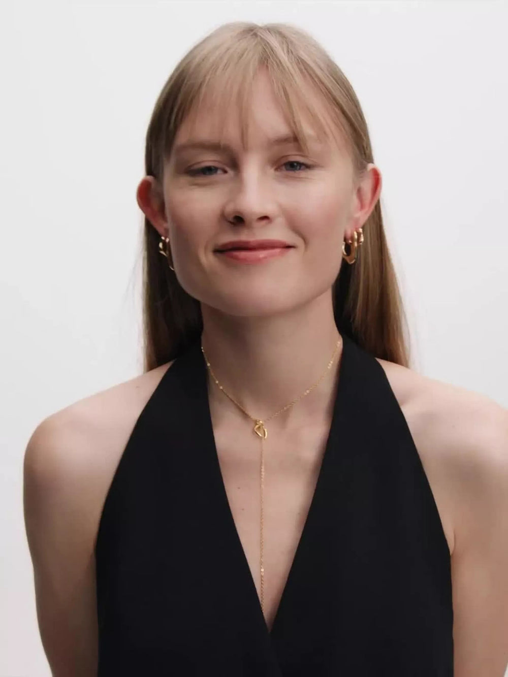 Organically V-shaped Open Hoop Earrings 14k gold plating