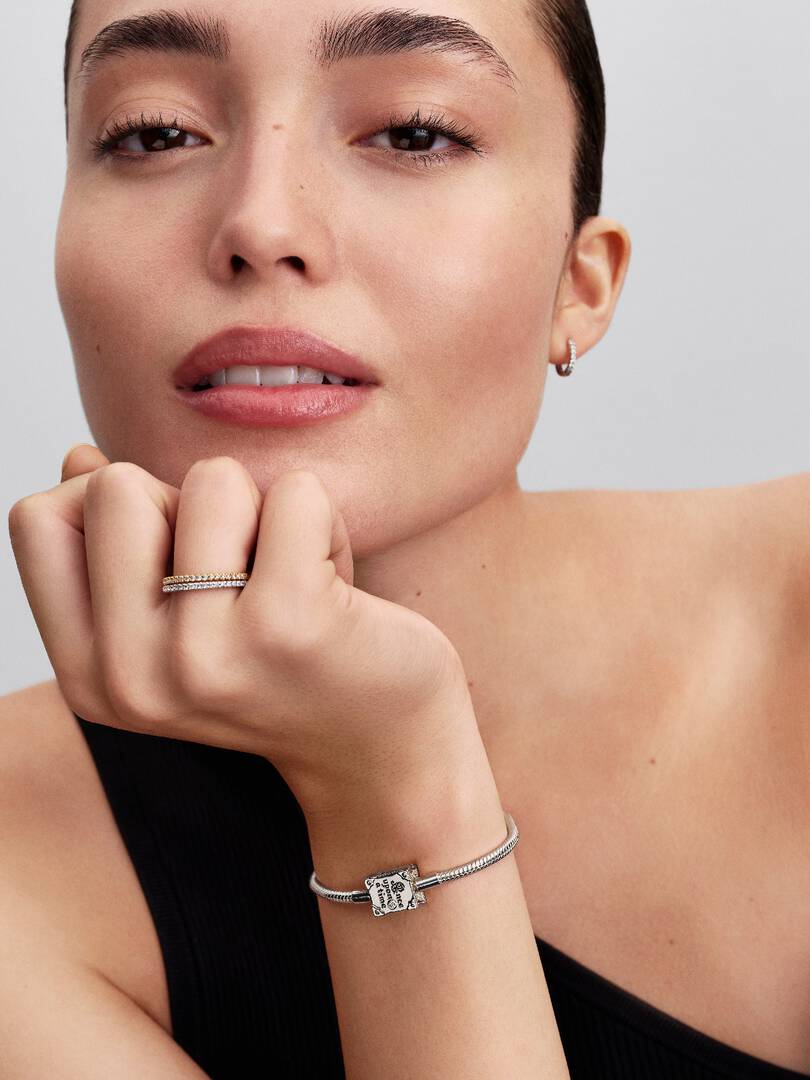 Disney Princess Storybook Lab-grown Diamond Snake Chain Bracelet 0.012 ct TW, Sterling silver, 14k gold plating